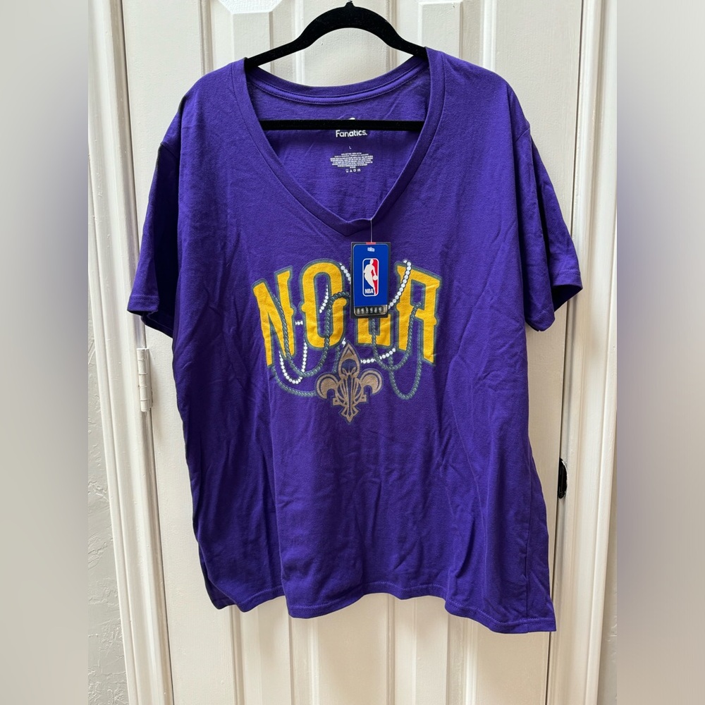 NWT Fanatics Women’s Size L Purple NOLA Mardi Gras NBA Pelicans V-Neck T-Shirt